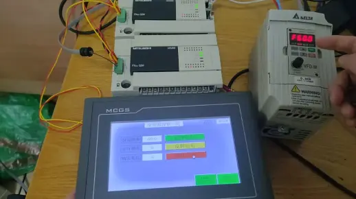 昆仑通态触摸屏同时与两台FX PLC以及变频器485通讯
