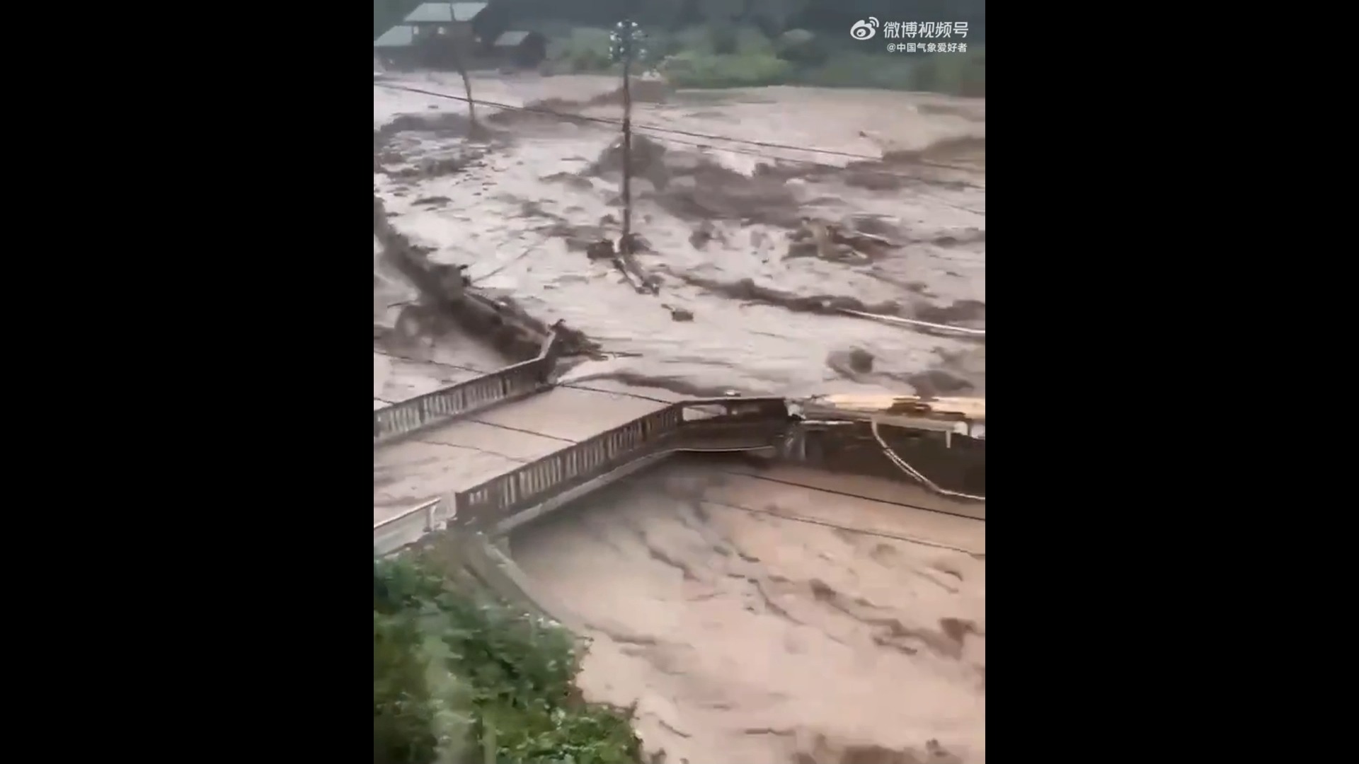 日本石川县地区多灾多难,民众尚未在地震中缓过来.近日又遭特大暴雨袭击 这下不用重建了哔哩哔哩bilibili