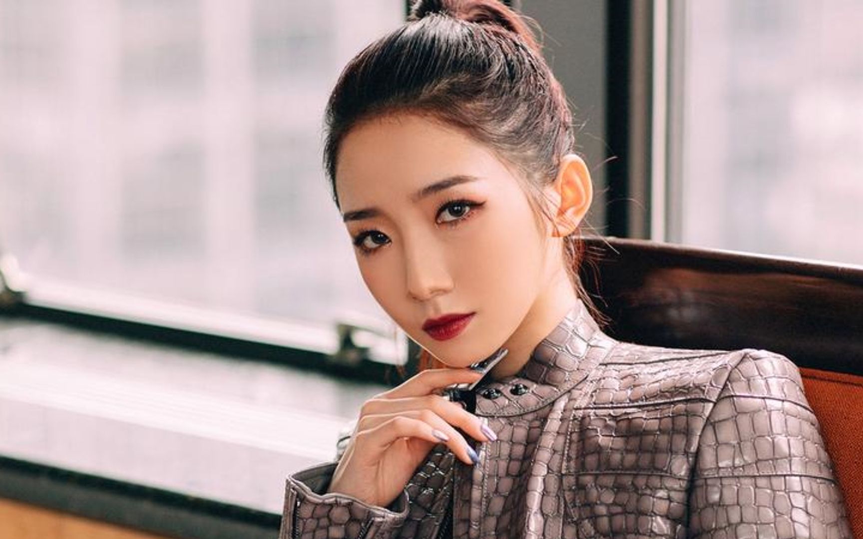 孟美岐空中坠落?舞台设计而已,网友吐槽《舞台2023》断章取义