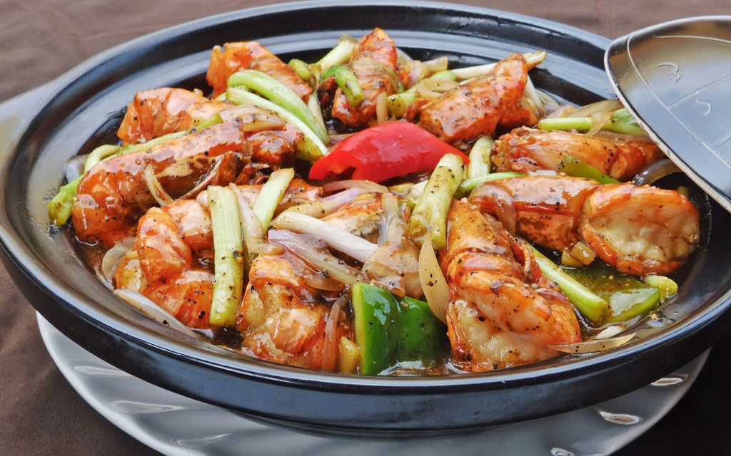 基围虾往砂锅一扔不加一滴水一滴油一出锅整栋楼都香了