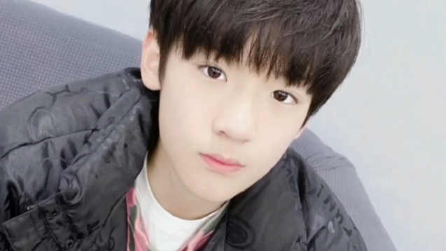 tf三代张峻豪(顺顺)就好突然(就在瞬间)身高181