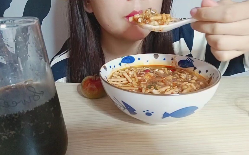 入口即化的豆腐脑再加上香脆的馓子,真是人间美味!