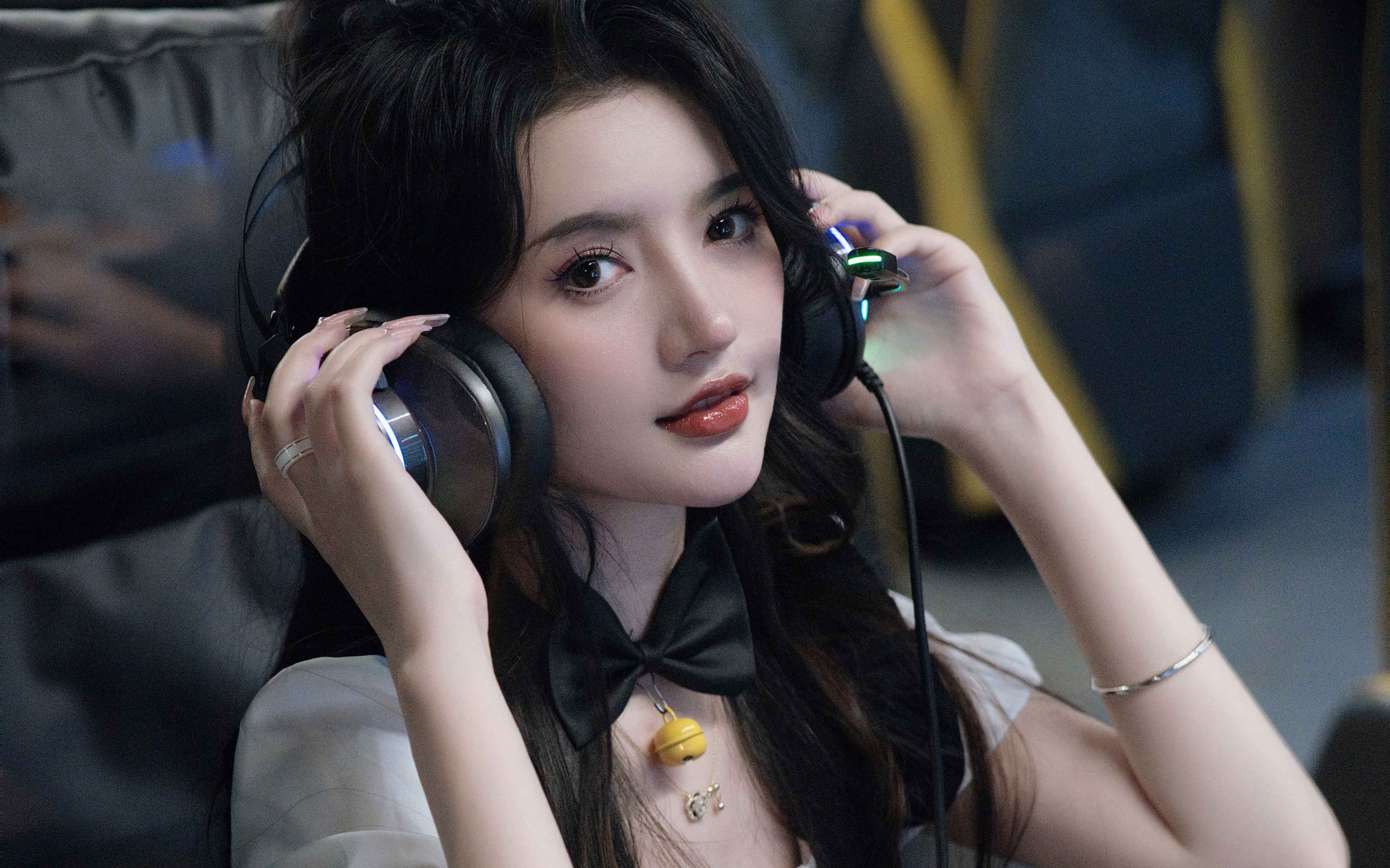 在网吧抓到的网管颜值天花板