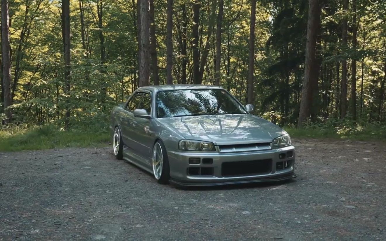 活捉4门版r34? 最佳的(rb25det)skyline r34 4门版_哔哩哔哩_bilibili