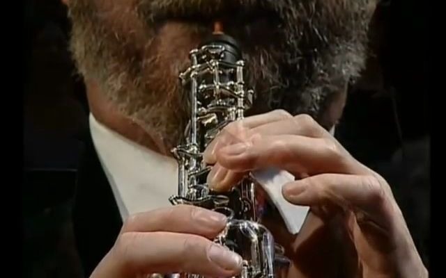 [图]Henrik Chaim Goldschmidt plays "Gabriel's Oboe"