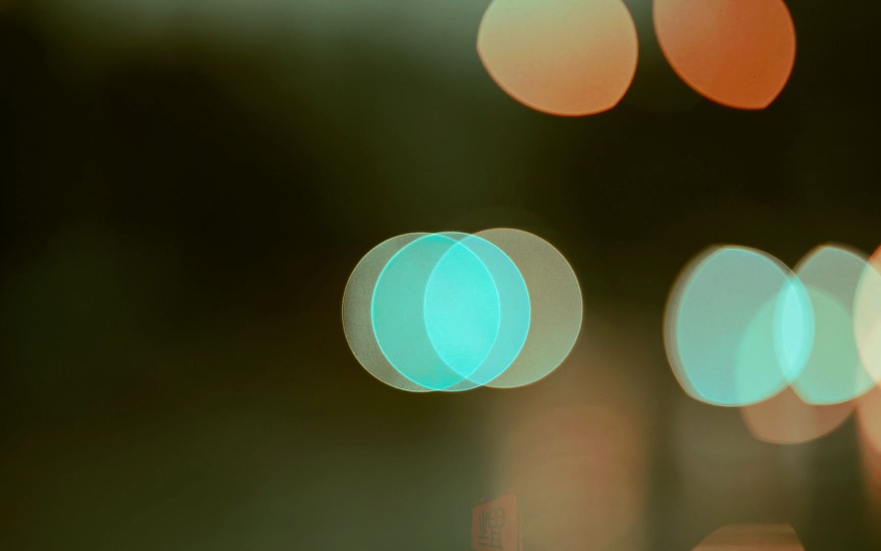 漂亮的光斑 风格 "青橙色调 青橙色调 赛博朋克" 尼康z6ii   ftz