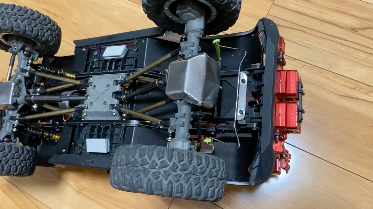 rc易控牧马人攀爬防倾杆安装