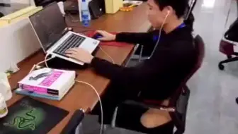 这个程序员最喜欢听“你那么牛”所以尽管安排吧！