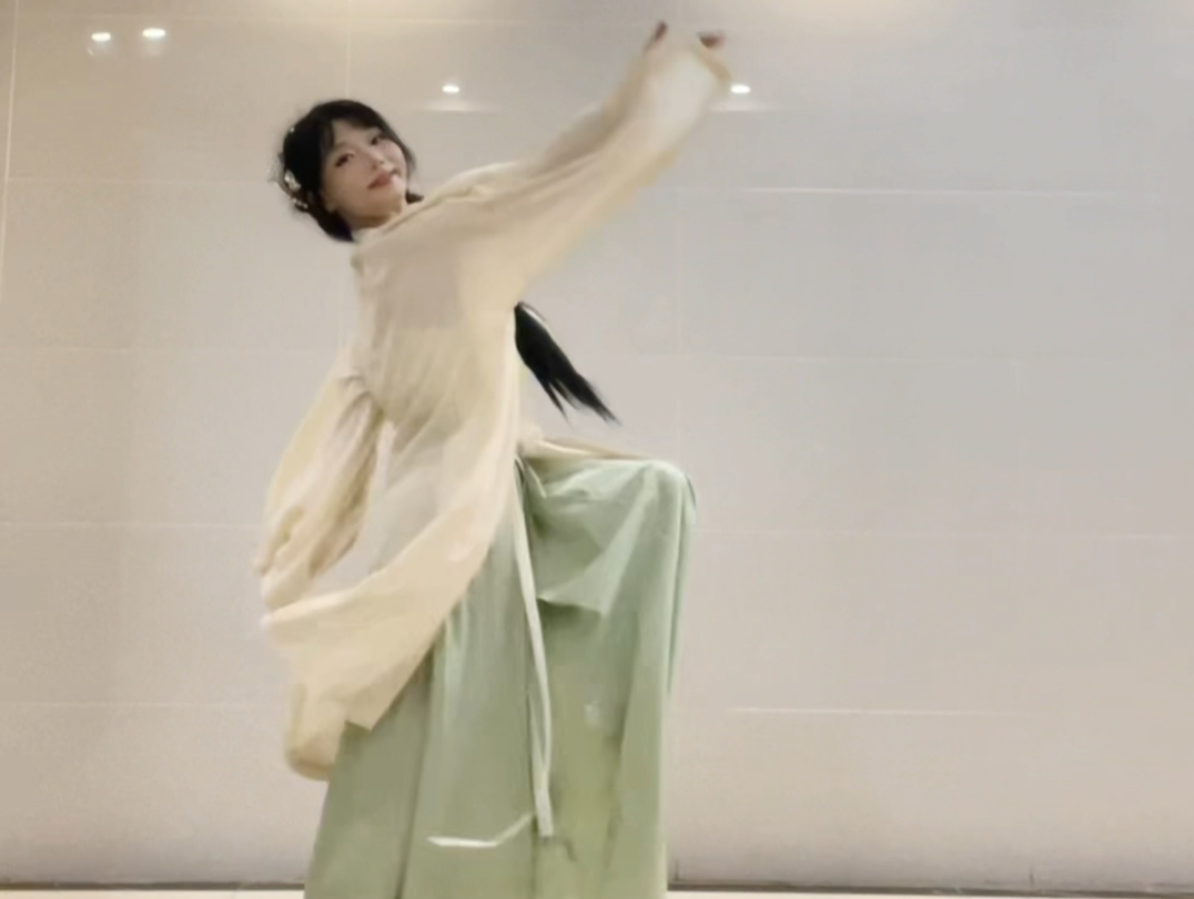 【粉熊莎莎】酒馆儿 古风 汉服 舞蹈