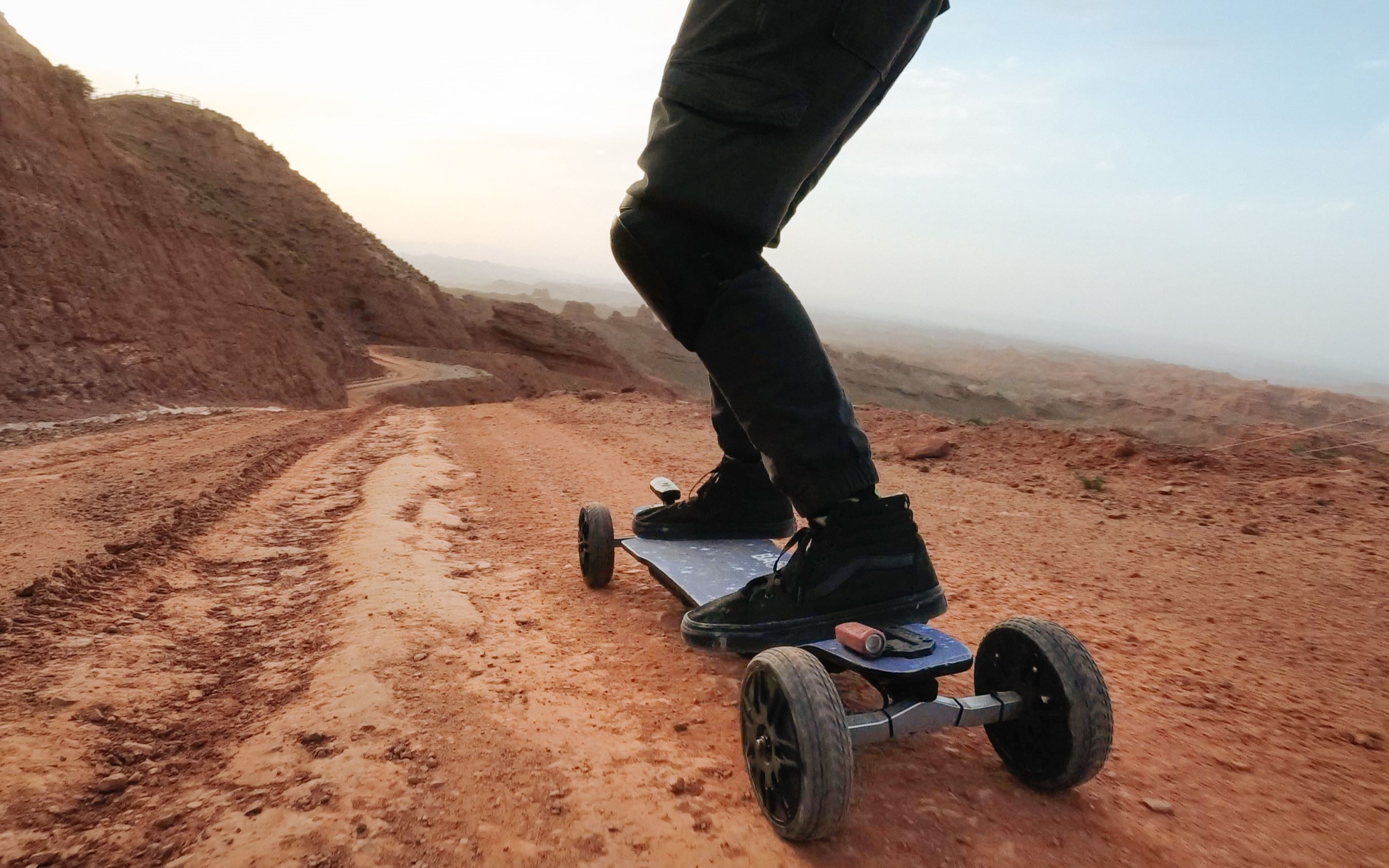 电动滑板跨越1400km丝绸之路!backfire ranger全程独家赞助