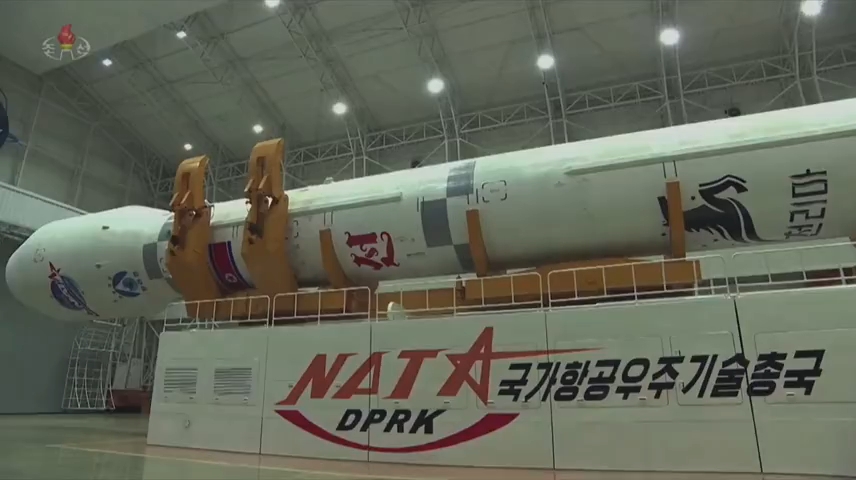 朝中社发布朝鲜使用"千里马-1"型新型卫星运载火箭