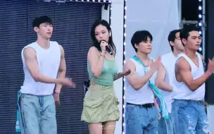 Télécharger la video: 230715 BIBI - The Weekend 仁川水弹节