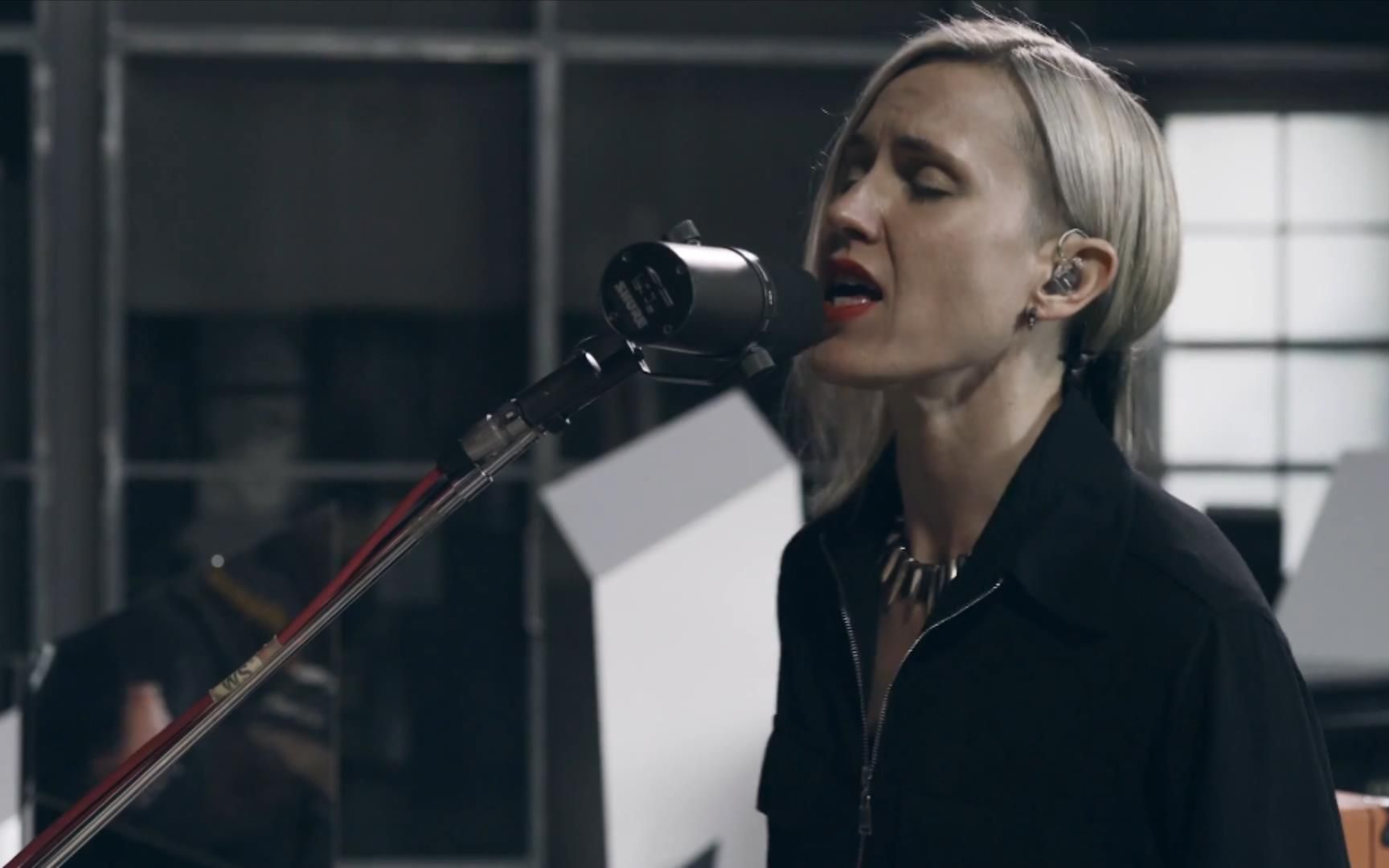 高清现场丨mother mother burning pile