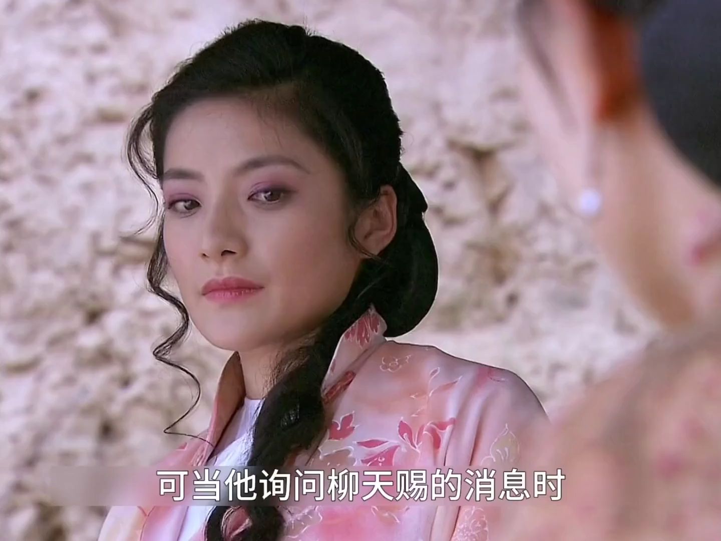 后妈带别的男人回家,被丈夫的女儿发现