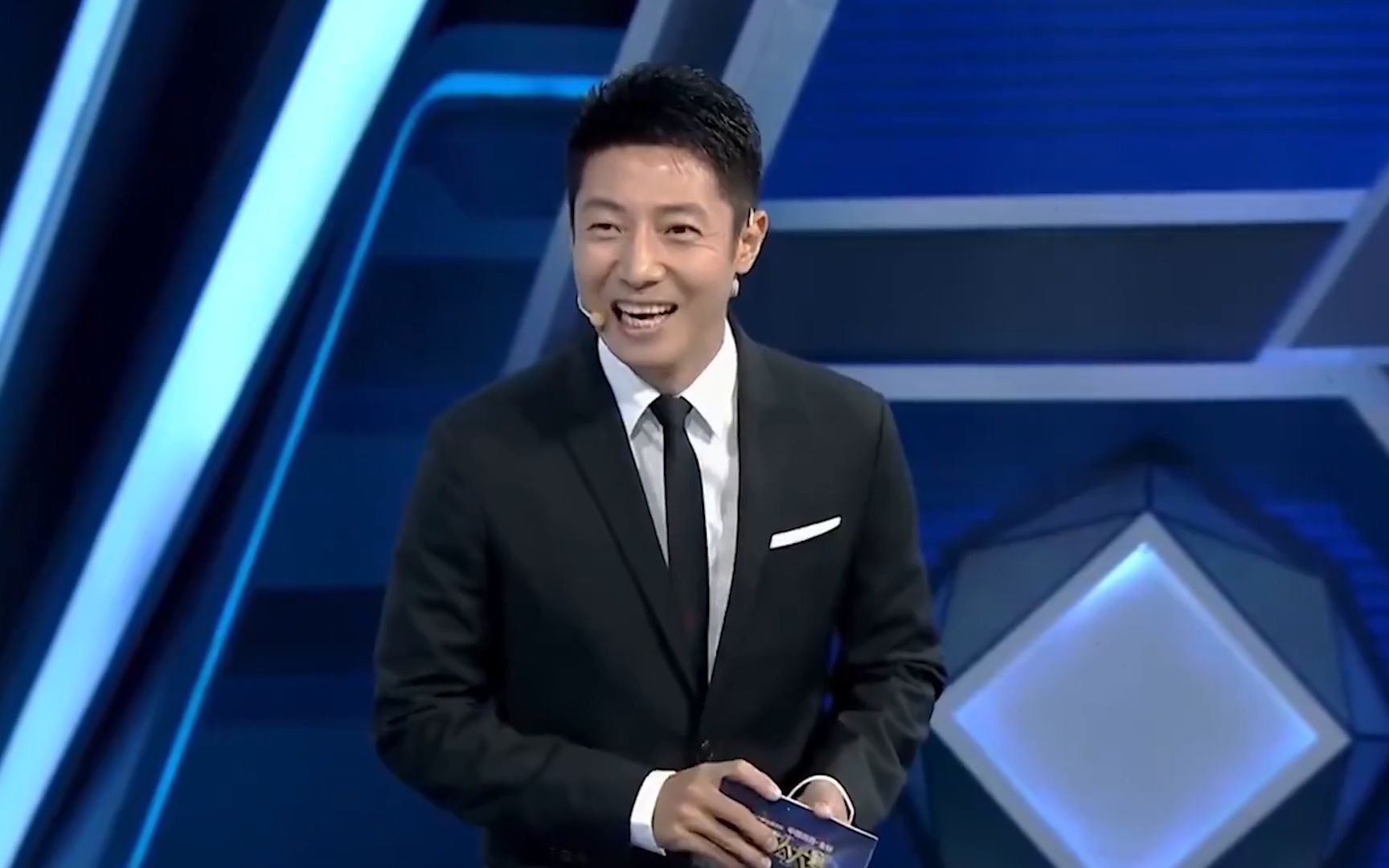 撒贝宁被制裁名场面,倪萍:人品咱先不说,光智慧都让人担忧