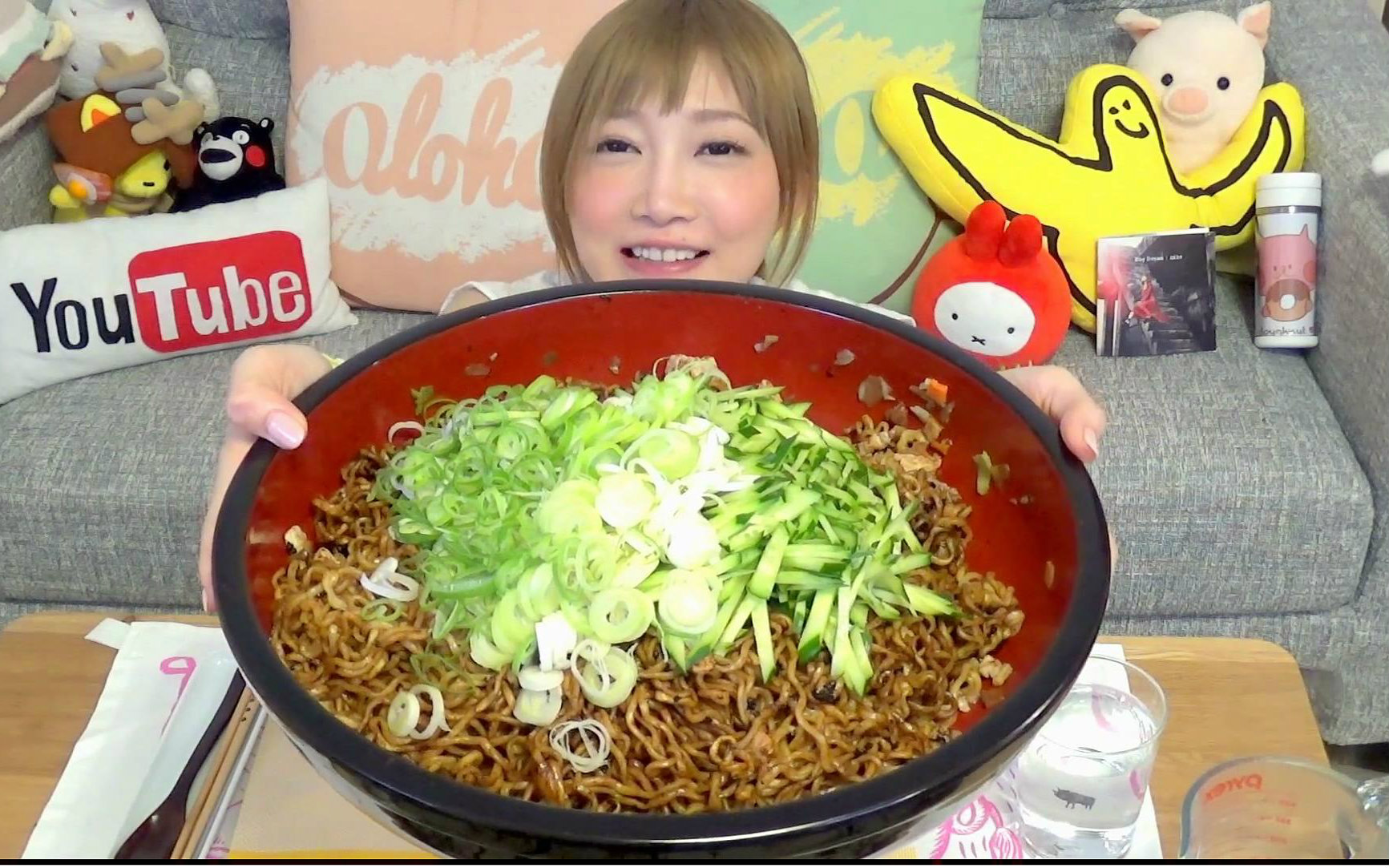 【木下大胃王】万物皆可配的蛋黄酱配微辣韩国炸酱拉面 @柚子木字幕组