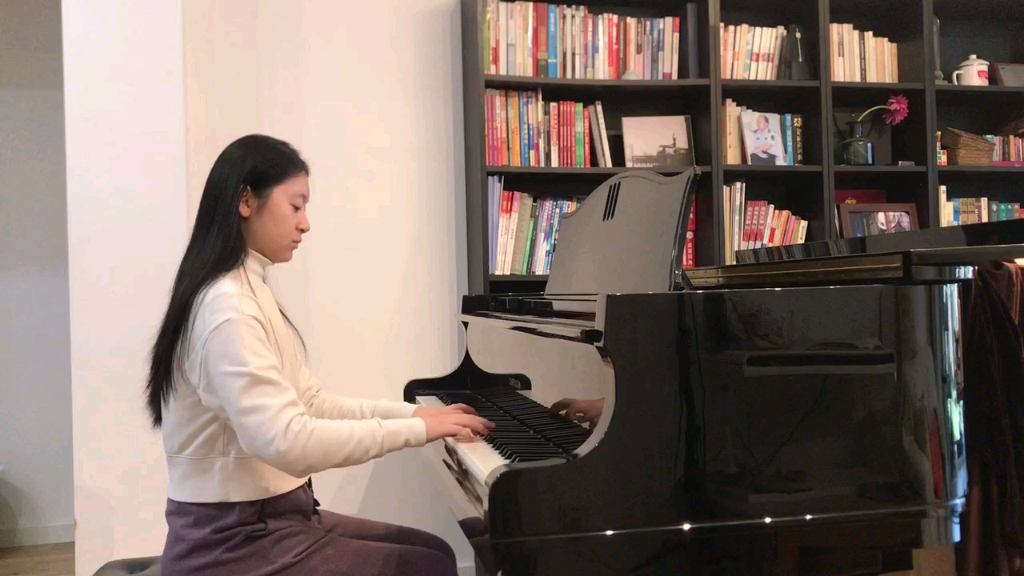 [图]中国民歌儿童钢琴曲集 不倒翁在笑
