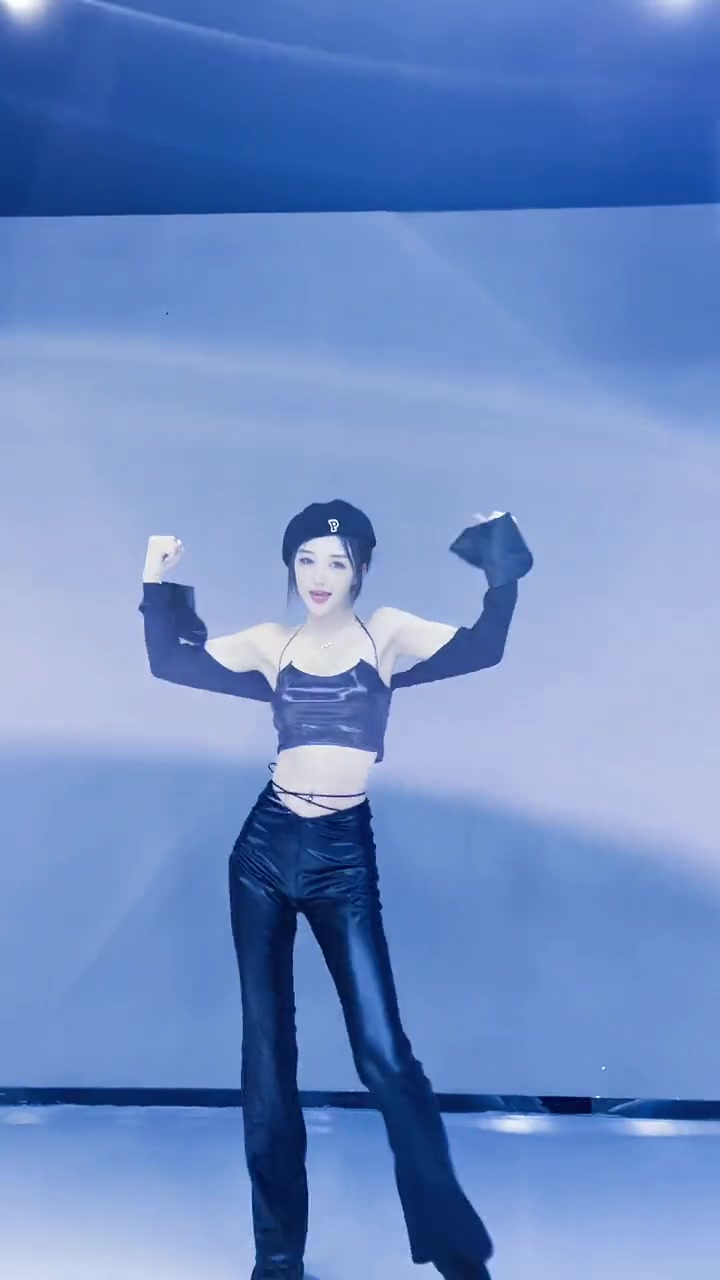 性感小姐姐舞蹈室热舞_哔哩哔哩_bilibili