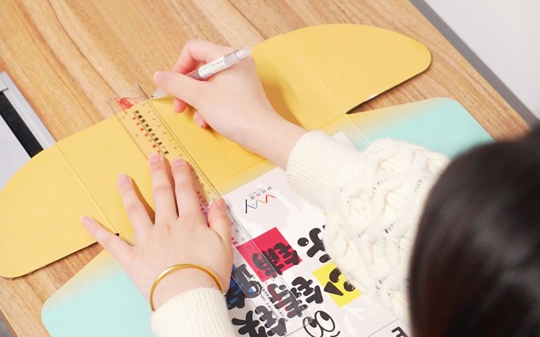 飞机盒改造书立 | 超实用diy教程