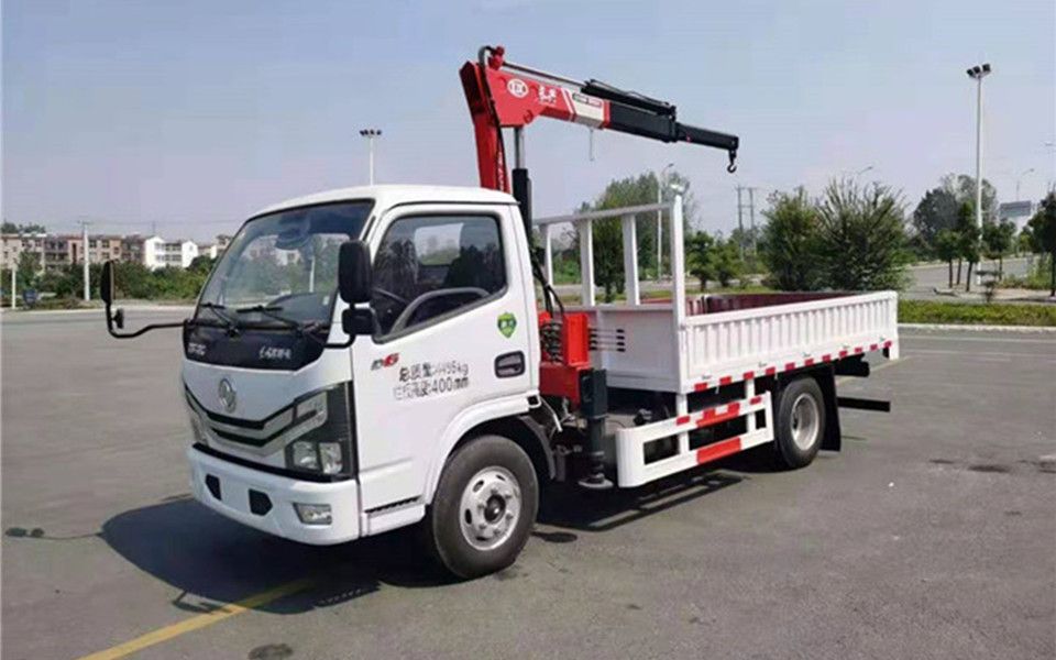 回家上牌小型蓝牌随车吊1.8吨多利卡蓝牌随车吊