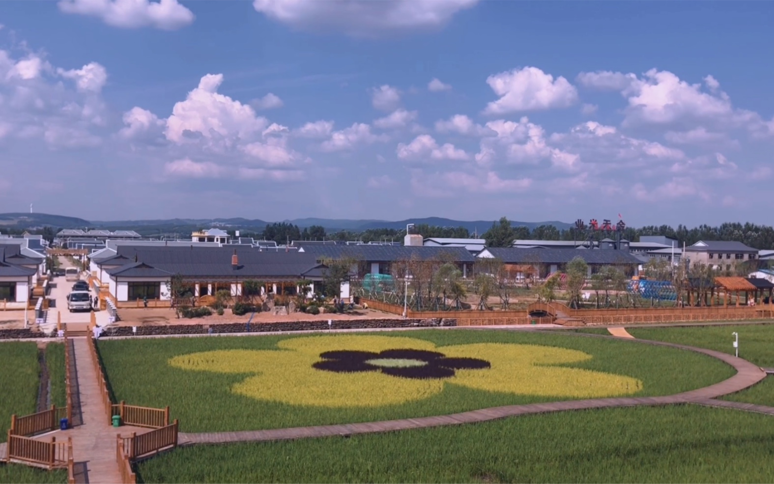 东北小城牡丹江,著名的网红新农村中兴村,乡村田园风光不来后悔