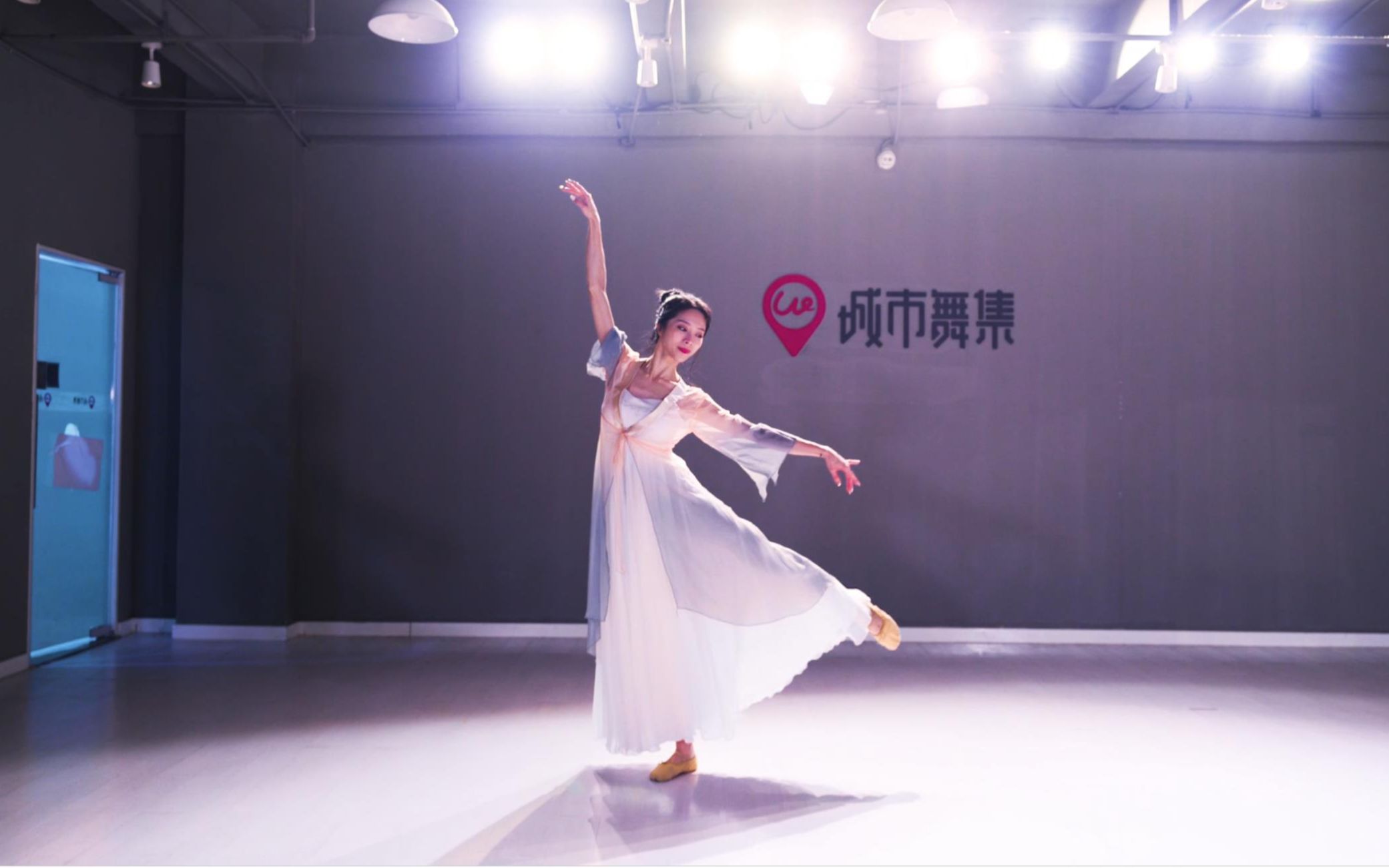 [图]简单好看的《China-e》，中国舞与国风电音结合 | 深圳舞蹈