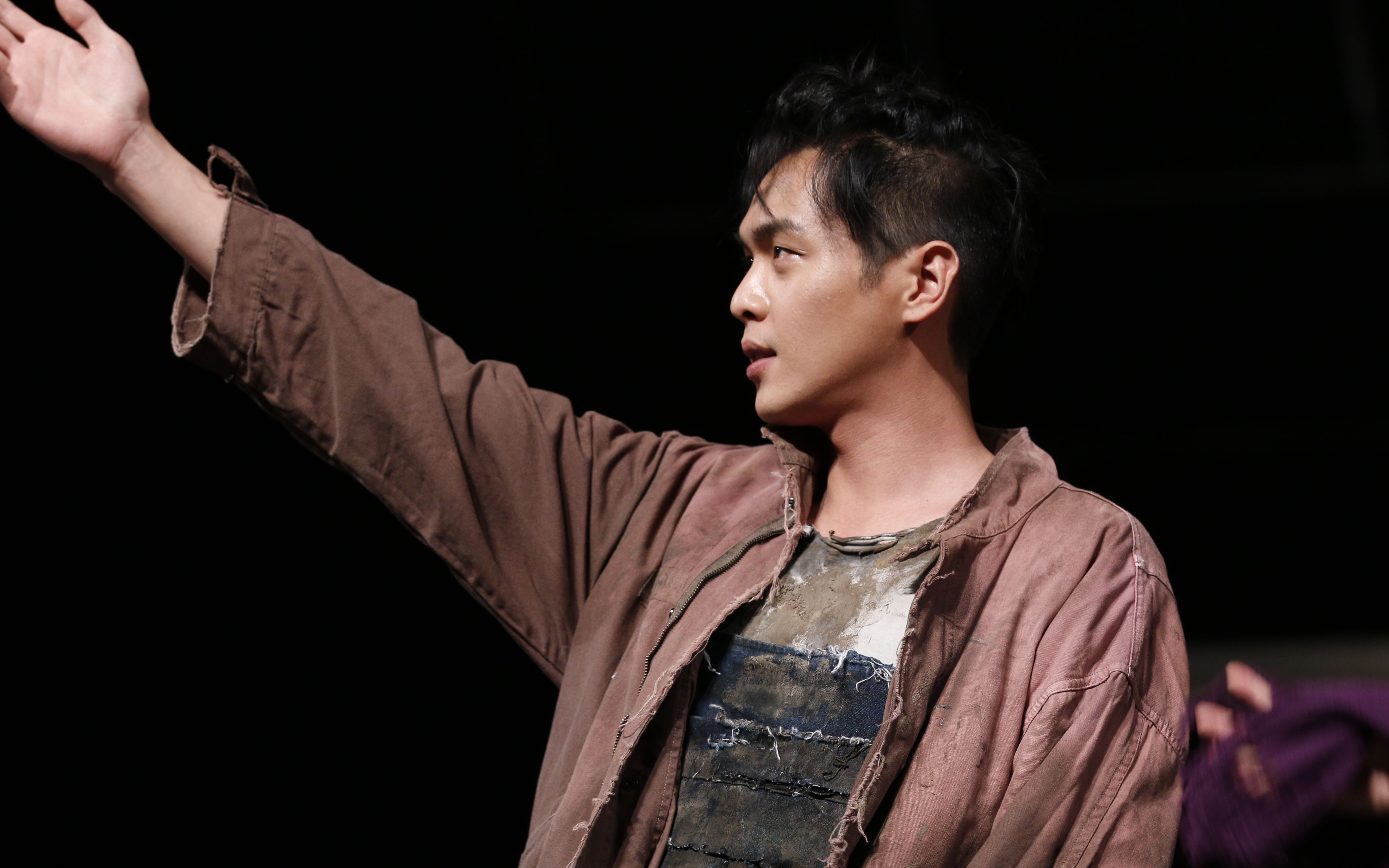 【张若昀】20180924话剧《三姐妹等待戈多》终场谢幕!