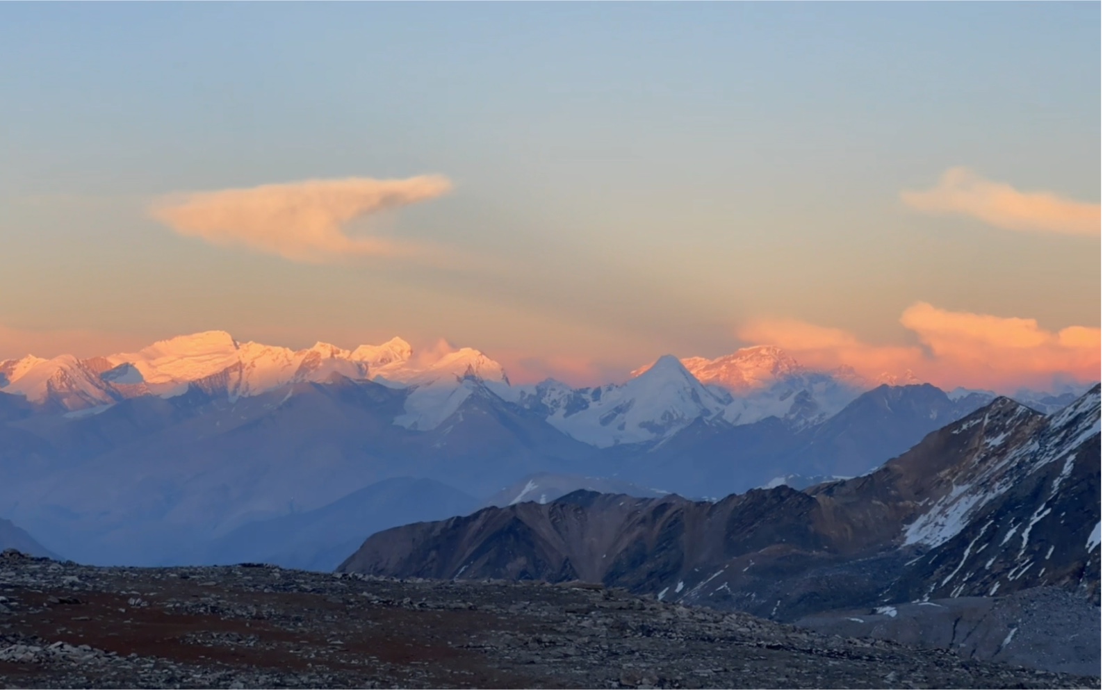 向云端|向山而行,被希夏邦马治愈了