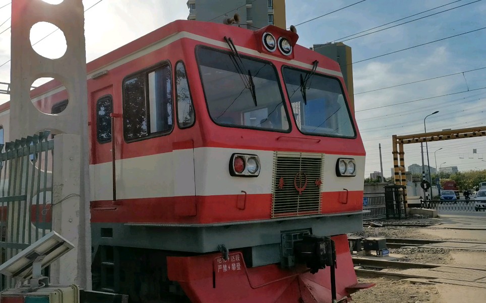 北京环铁道口过金鹰.