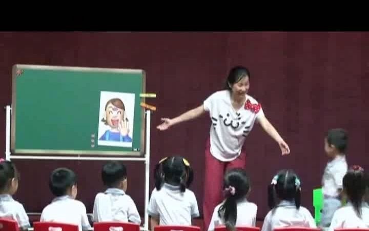 [图]幼儿园公开课小班音乐《妈妈我要亲亲你》 有配套视频+教案+音乐