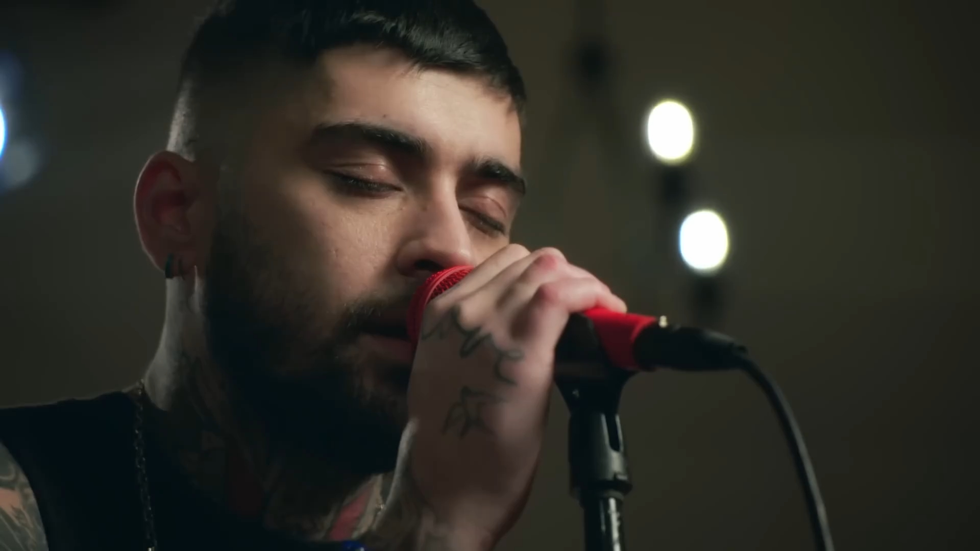 【美渣】zayn 新专单曲「alienated」,深情献唱新单在线试听