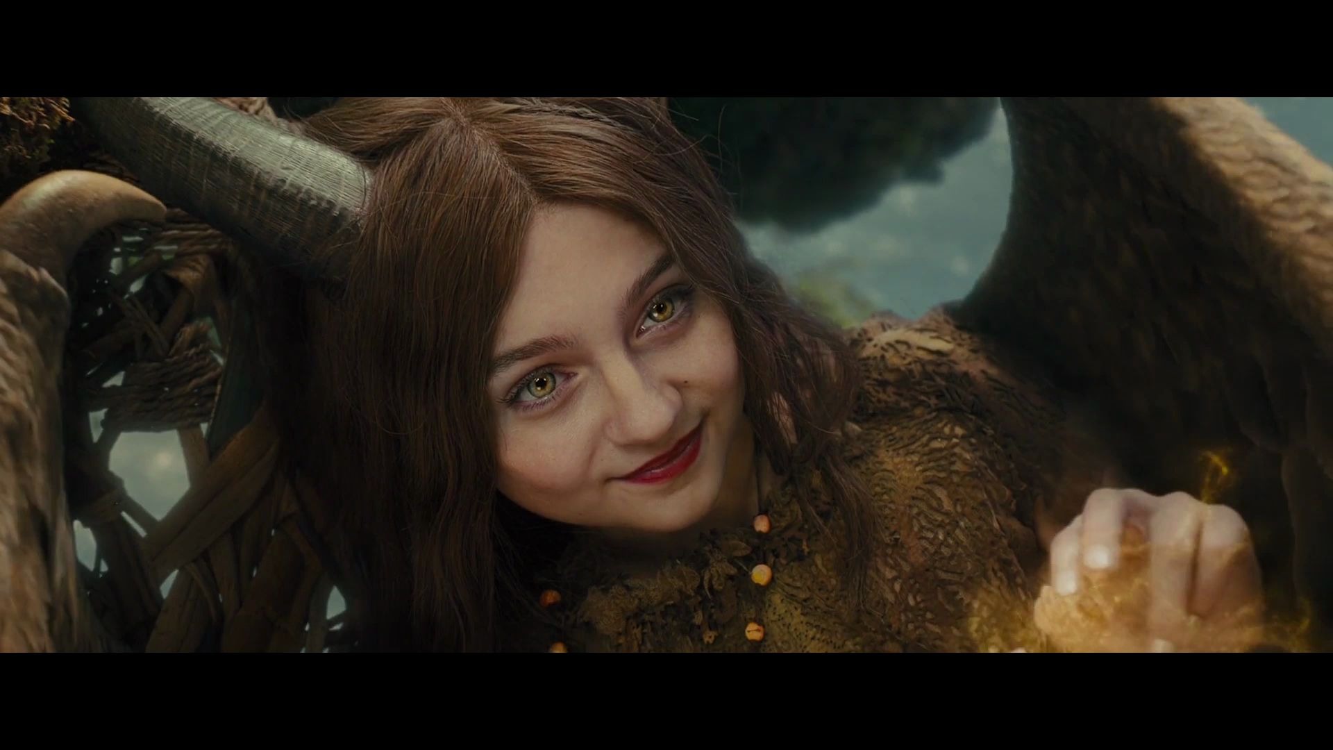 【英文字幕】《maleficent 沉睡魔咒》让我们重新讲一个古老的故事