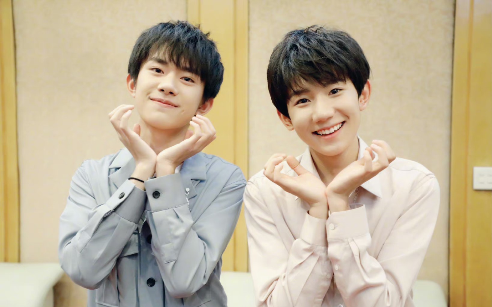 TFBOYS《小精灵》王源易烊千玺高清舞台‖附四周年现场哔哩哔哩bilibili