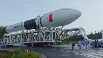 航天动态丨2025/05/01 长征十二号遥二火箭转运至发射区