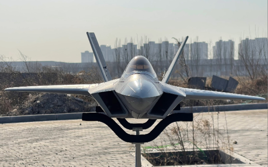 90 f22 猛禽 首飞成功_哔哩哔哩_bilibili