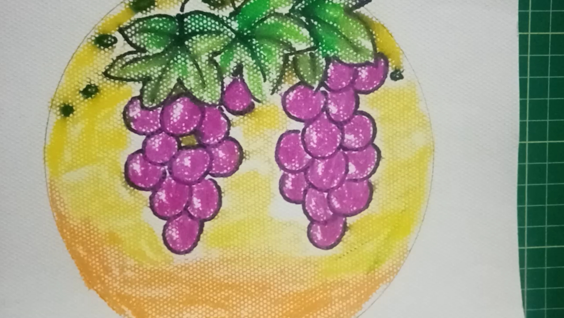 四年级娃的课堂小作业:色彩的对比之紫黄互补色对,一串葡萄