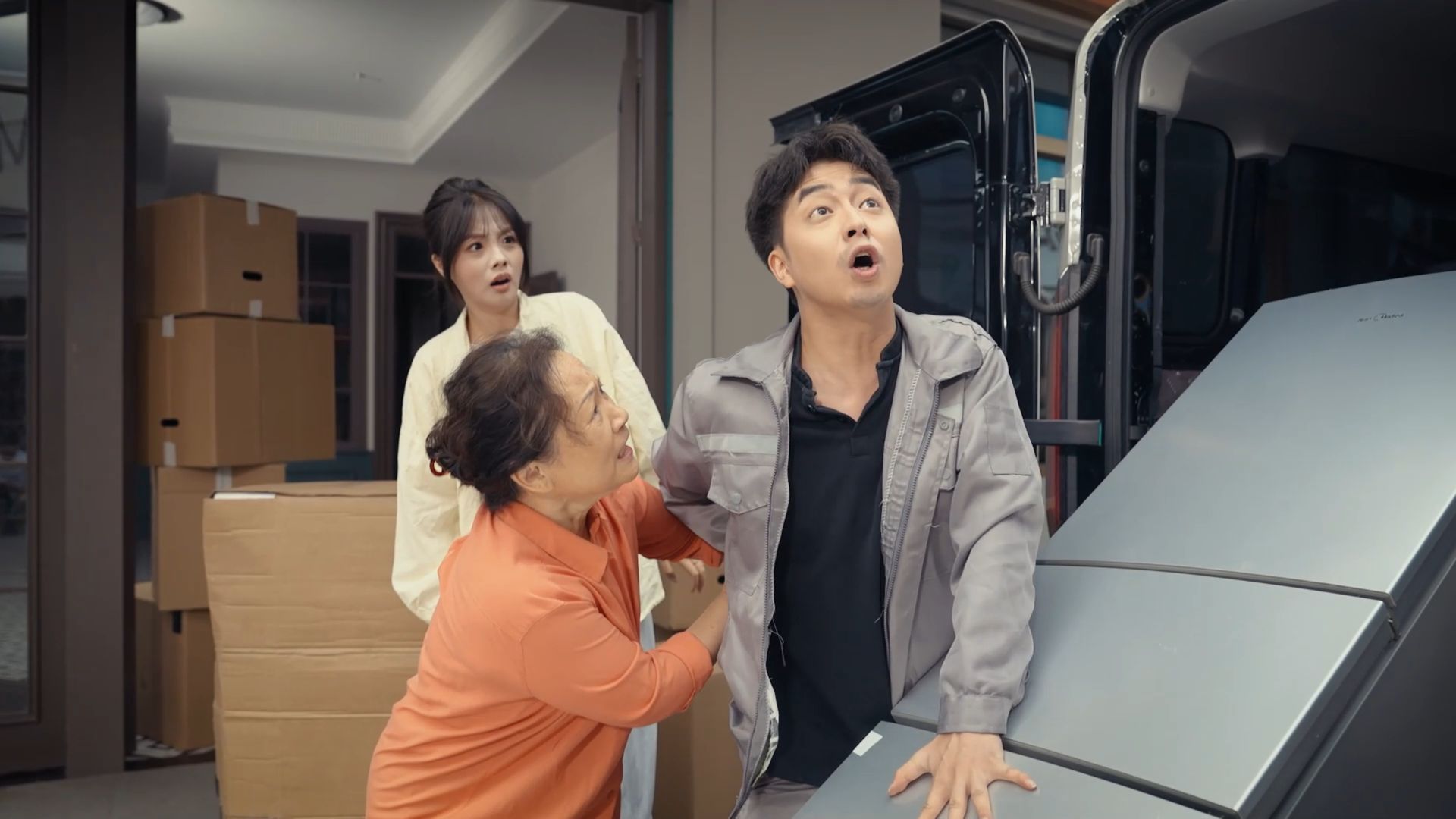 陈翔六点半：免费的搬运服务，付费的惨痛教训
