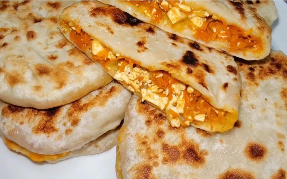 豆腐胡萝卜馅饼,这样调的馅料蛮好吃,能连吃几个,美味