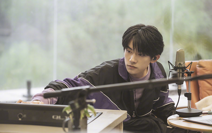 十月刊封面人物—易烊千玺 采访视频