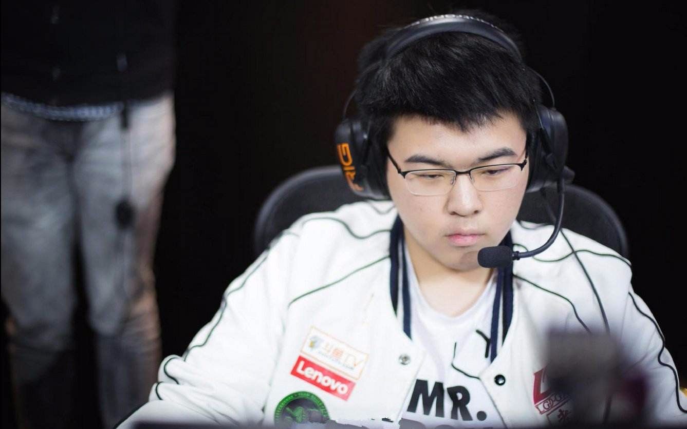 天降神兵,韦神12连杀集锦,吃鸡天赋秒杀55开