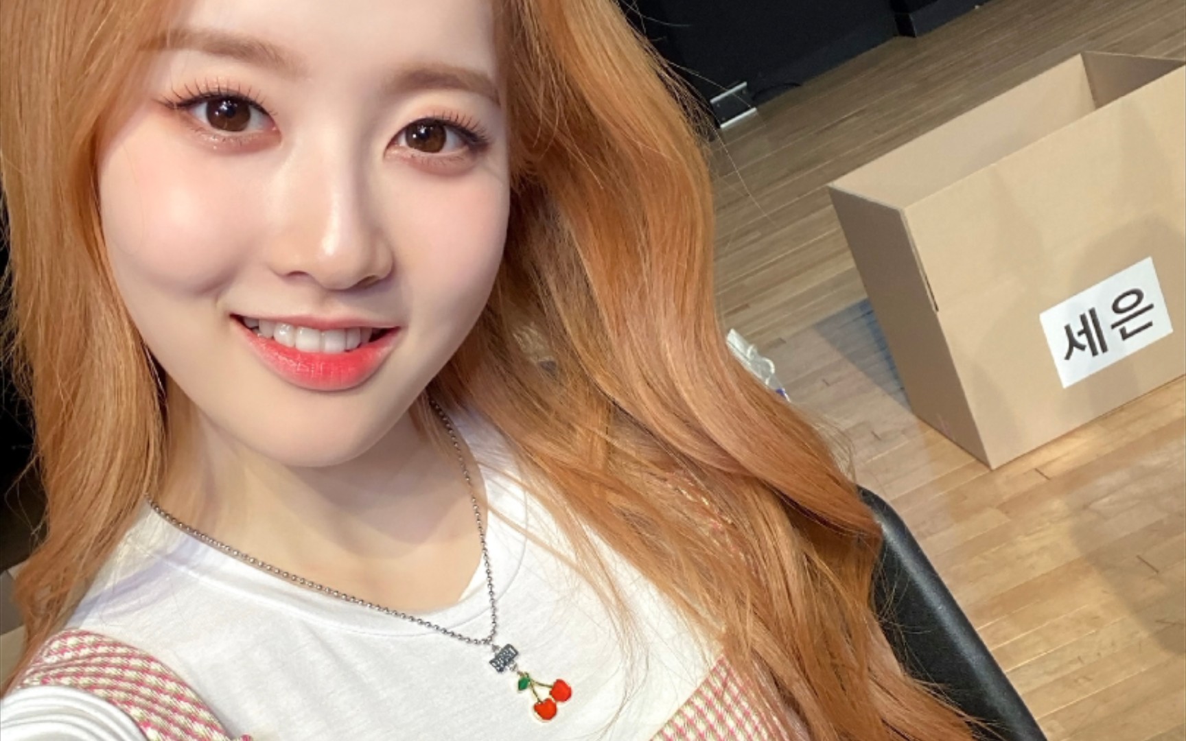 朴莳恩210505苯宝最爱的粉裙子直拍