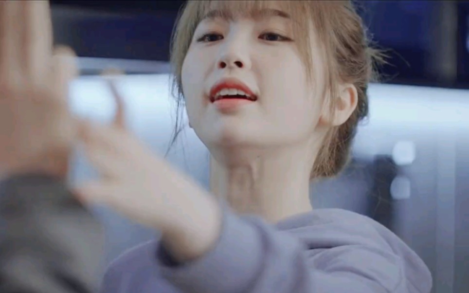 初礼是有一些说话艺术在身上的