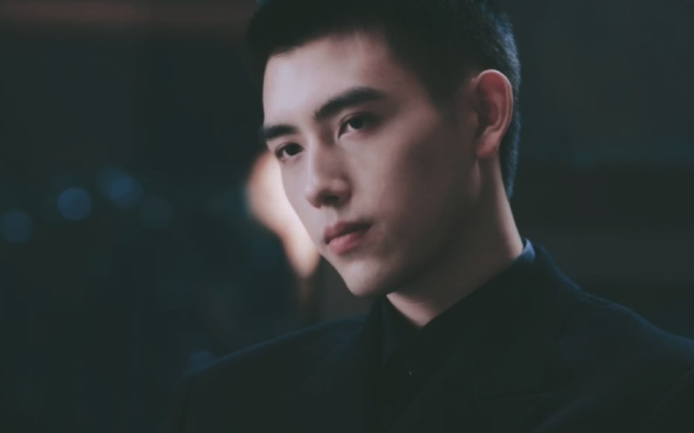 陈飞宇李峋抽烟未播片段:李峋果然要抽烟才对味.