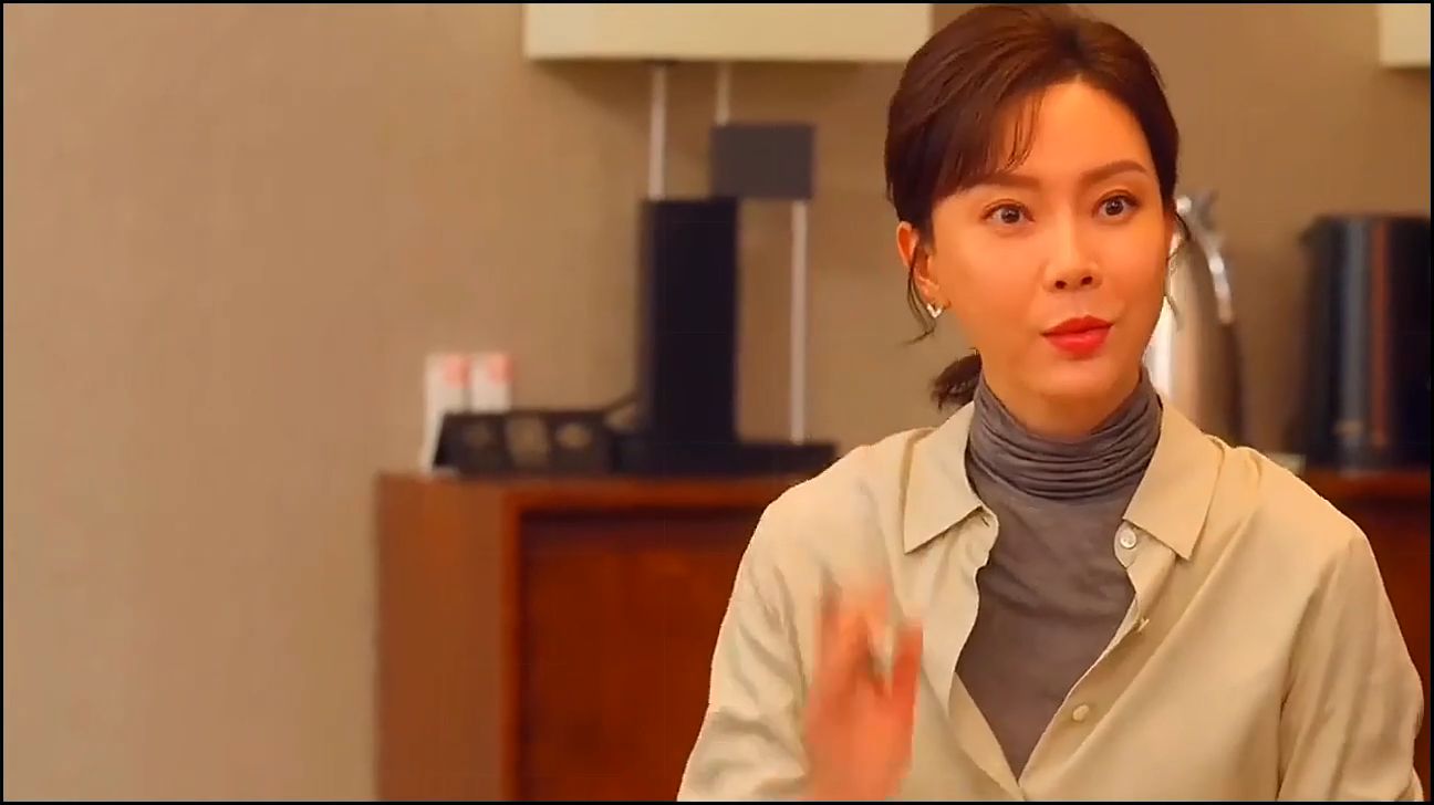 职场上的心机女公然抄袭同事方案,结果被女主狠狠打脸
