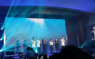 Video herunterladen: 纯人声演唱能有多好听？CUCA人声清唱团/《海阔天空》