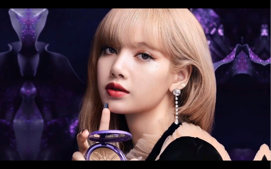 blackpink成员lisa被评为2021年全球最美面孔_哔哩哔哩_bilibili