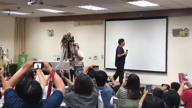 [图]霹雳布袋戏八音才子的声艺传奇片段-黄大现场口白表演