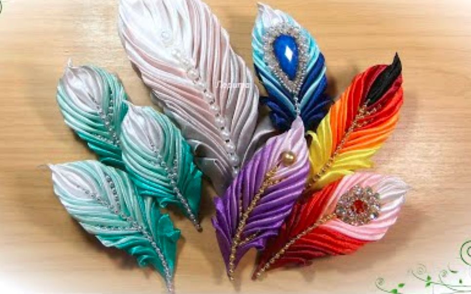 搬运丝带制作孔雀羽毛