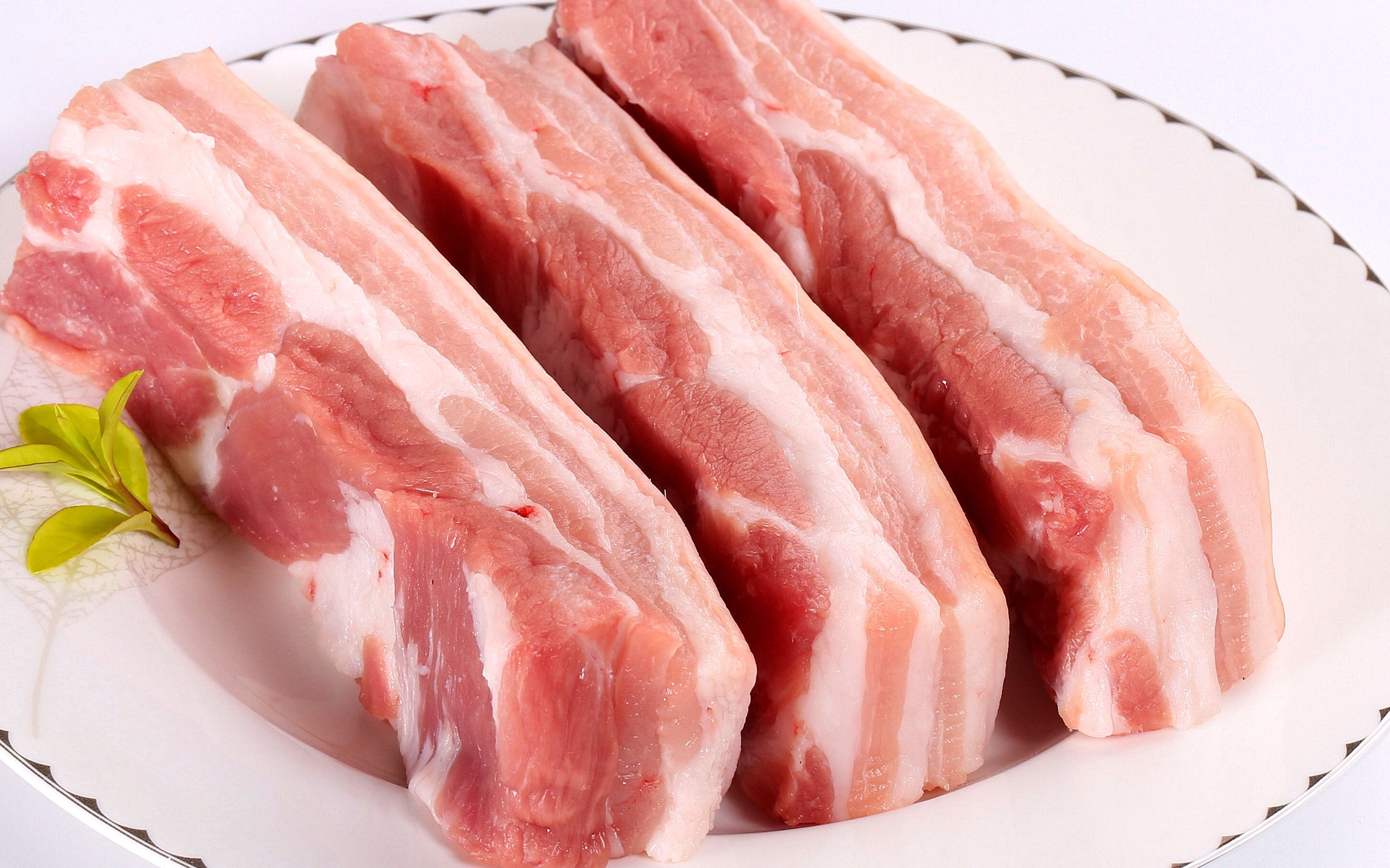 五花肉别红烧了,教你新鲜吃法,不用水不用油,出锅连汤都不剩!