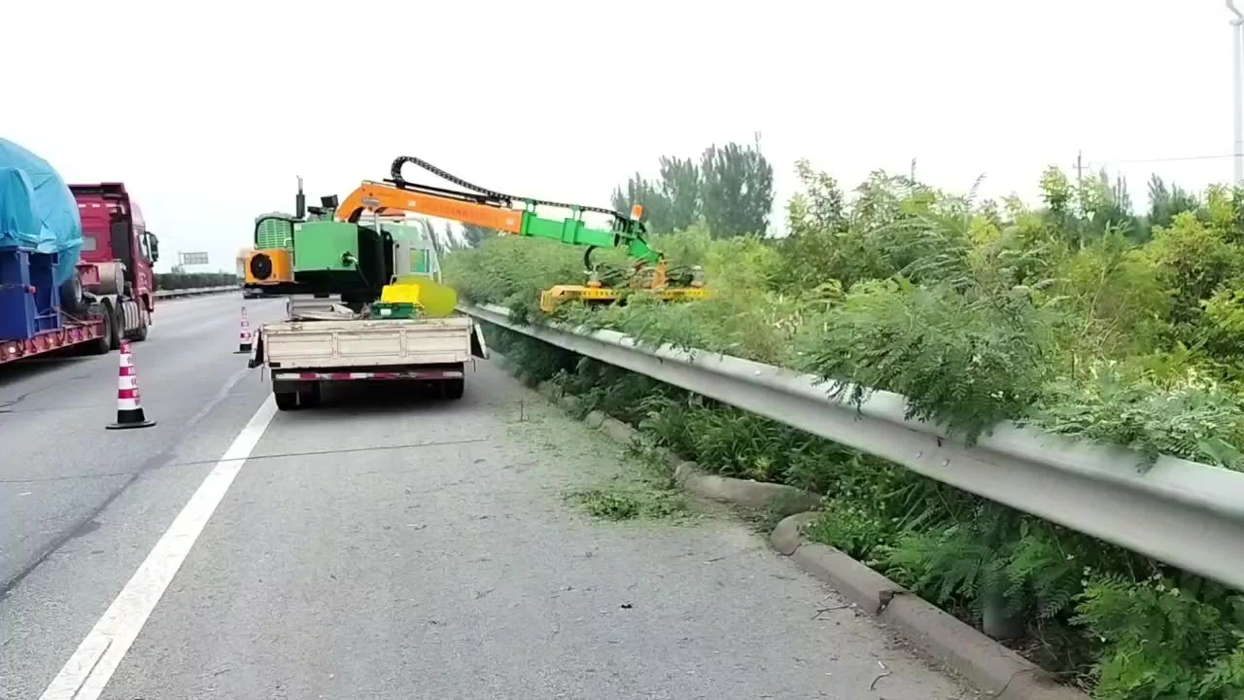 草坪碎草机 折叠臂式树枝修剪机 灌木边坡割草机 全液压修剪机